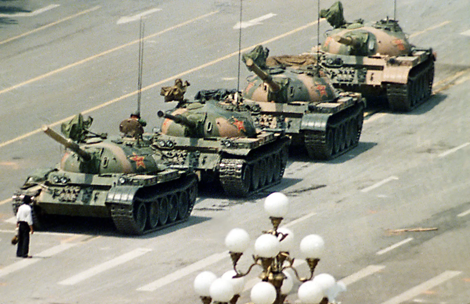 tank_man.jpg