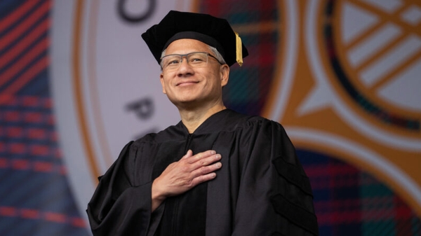 26-cmu-commencement-20-KL_-13_16x9-842x450_thmb.jpg